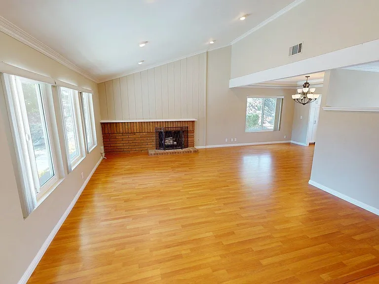 2080 Channelford Rd — Photo 3