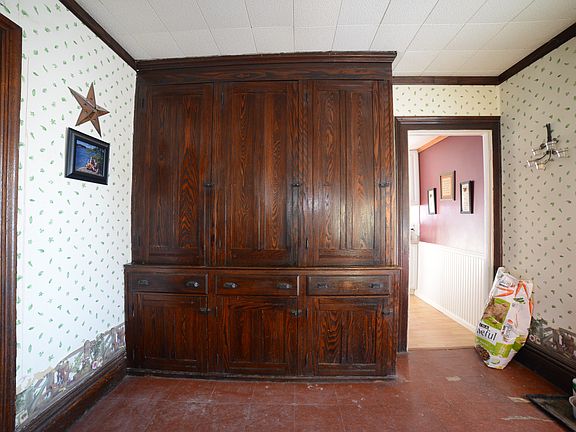 Built in -in formal dining