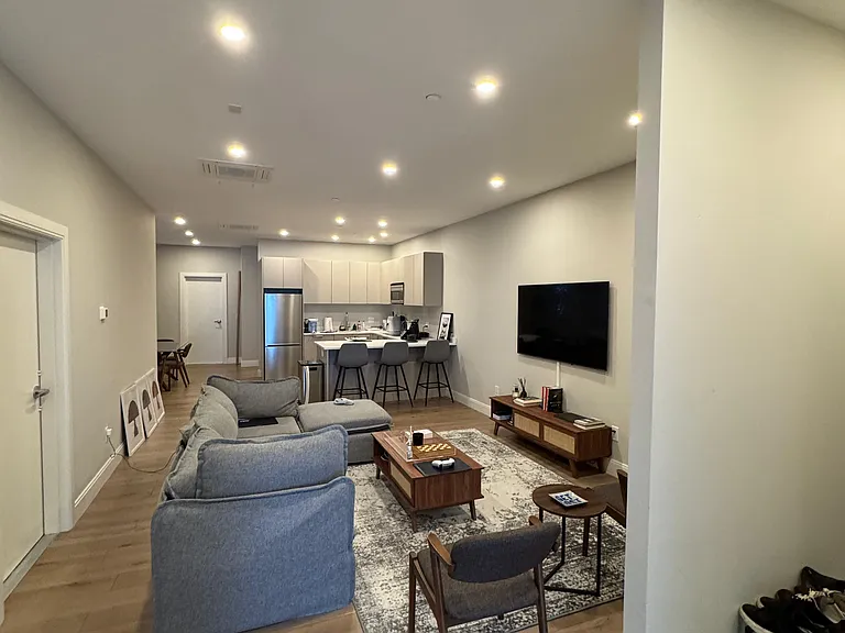44 Temple Pl #2B — Photo 7