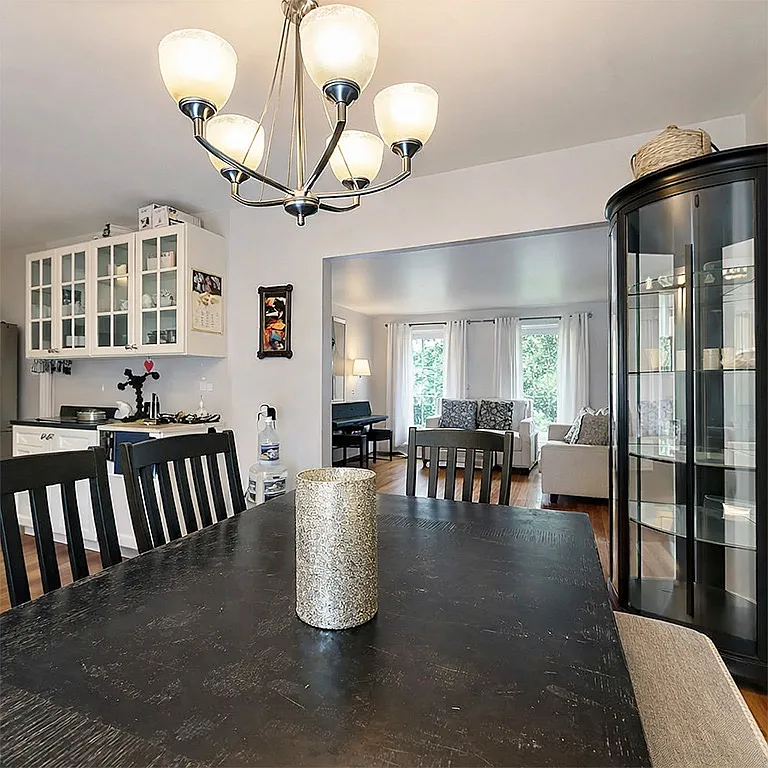 3 bed, 2040 sqft, $3,600 — Photo 2