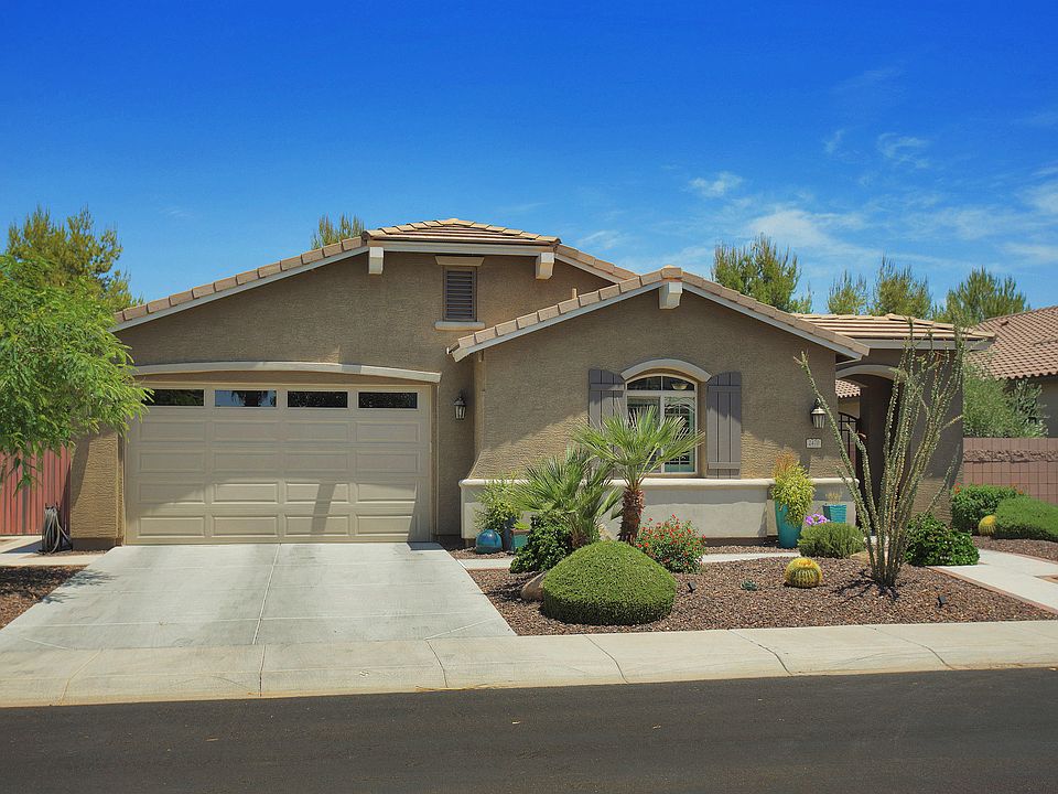 1st image of 2470 E Blue Spruce Ln