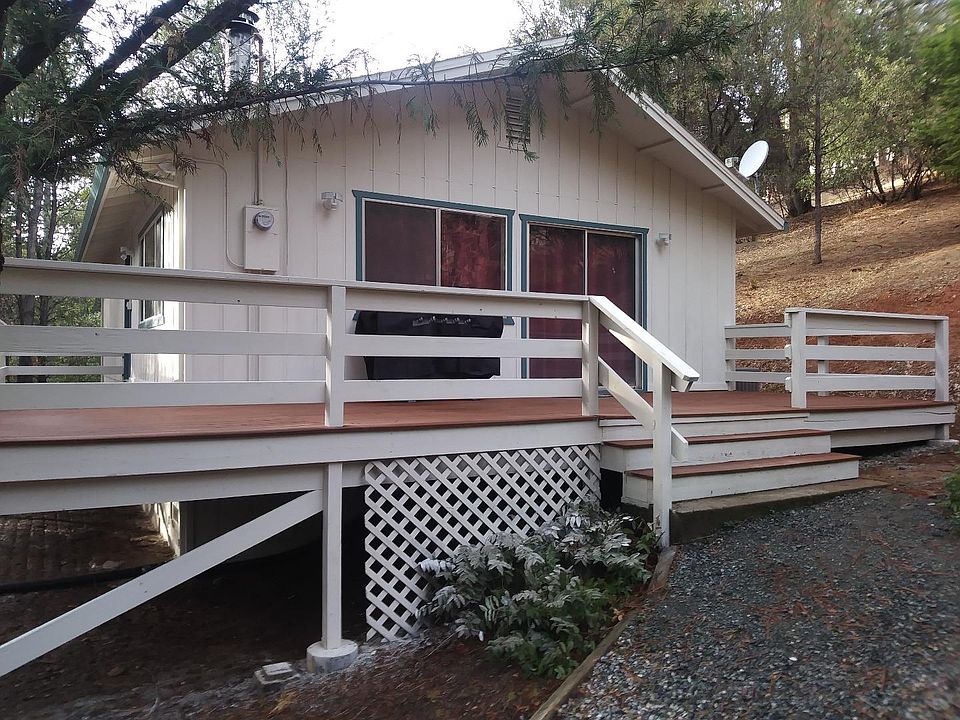 1st image of 19900 Pine Mountain Dr