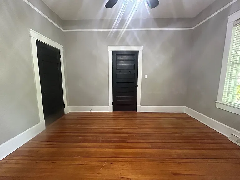 2827 Wilmot Ave — Photo 16