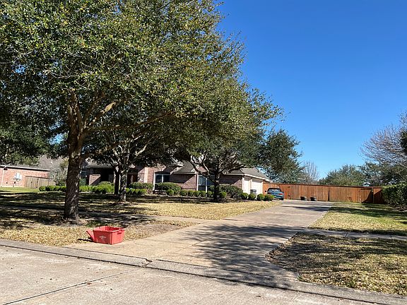 2nd image of 1927 Anchor Lake Ln