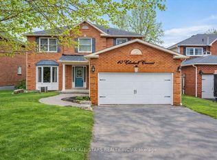 40 Chartwell Cres, Georgina, ON L4P 3N8