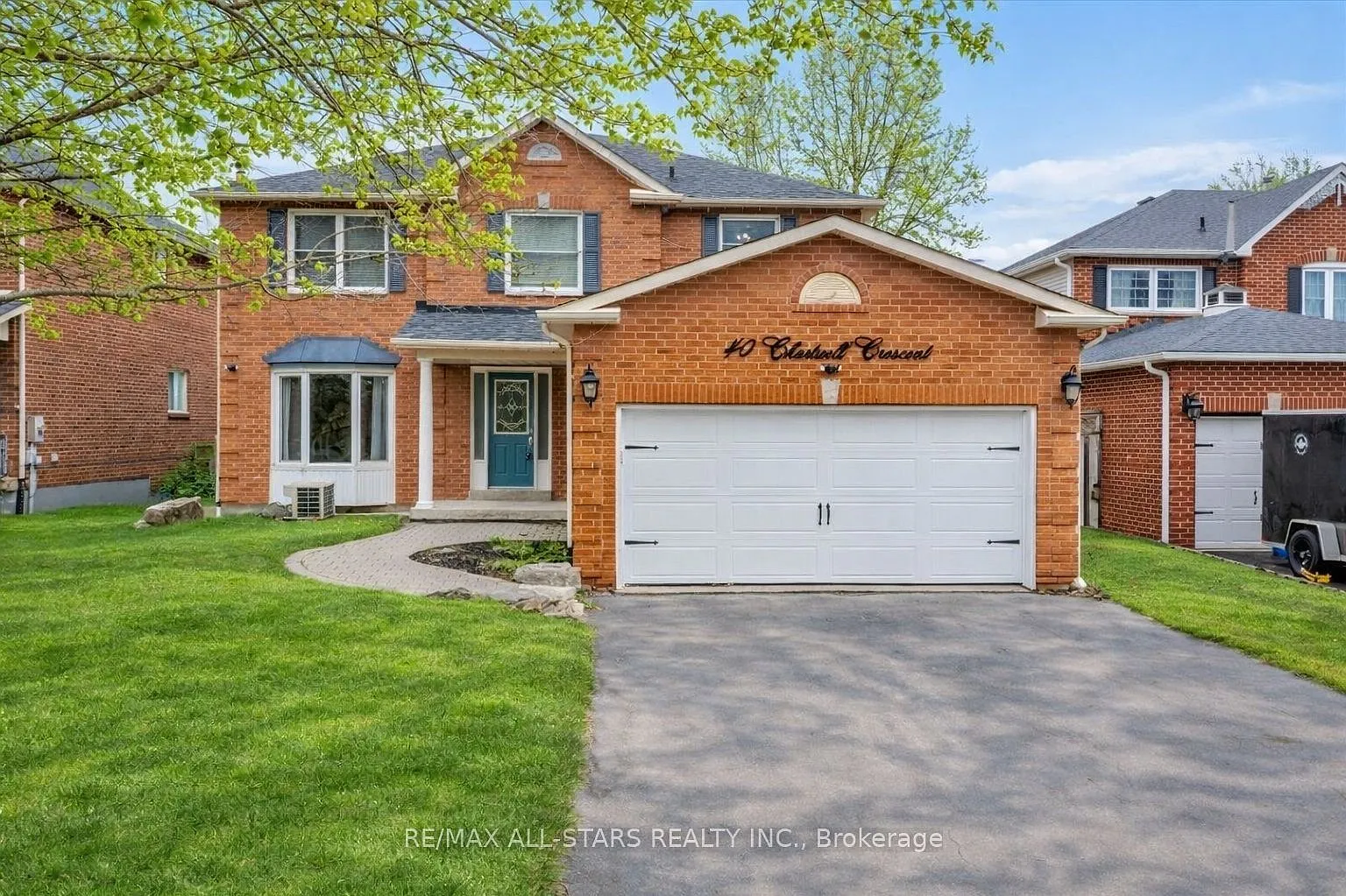 40 Chartwell Cres photo 1