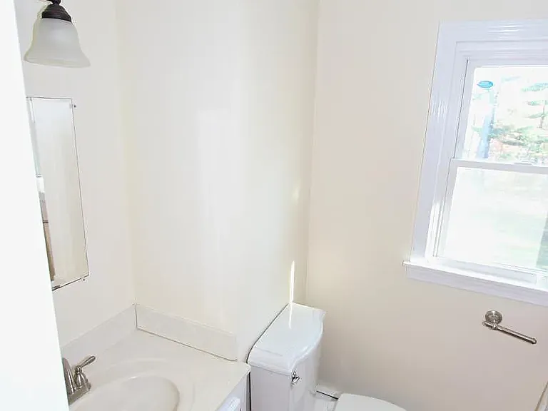 8 Maplewood Dr — Photo 16