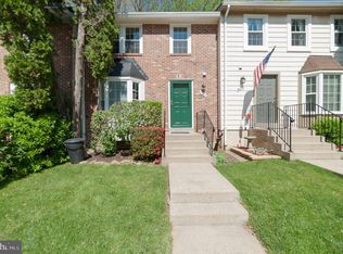 5725 Walnut Wood Ln, Burke, VA 22015