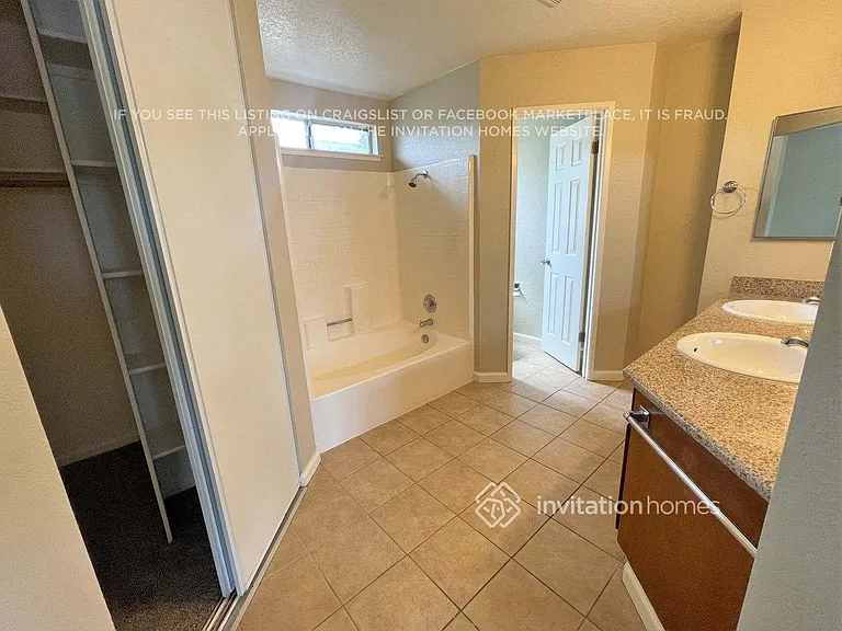 910 Edgewood Cir — Photo 9