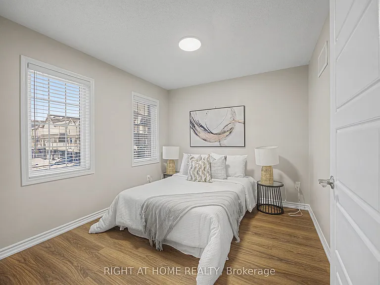 1235 Mulroney Hts — Photo 33