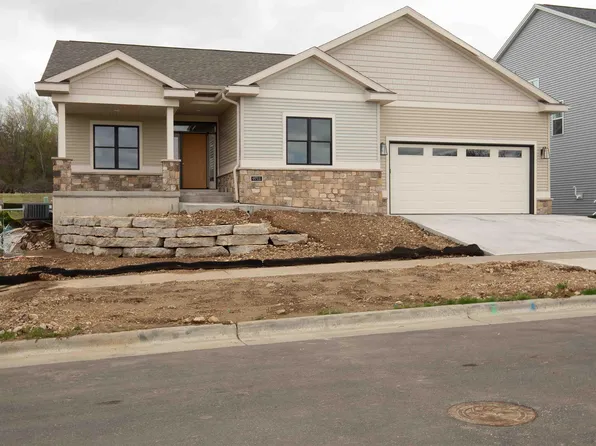 9711 Grey Kestrel Dr, Verona, WI 53593