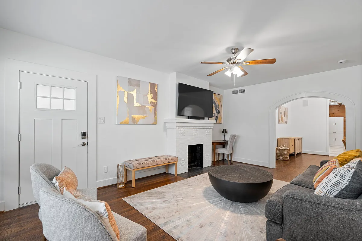 Building Photo - 5802 Oram St #5802