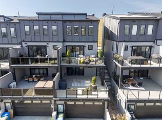 3044 W 85th St SW, Calgary, AB T3H6C7