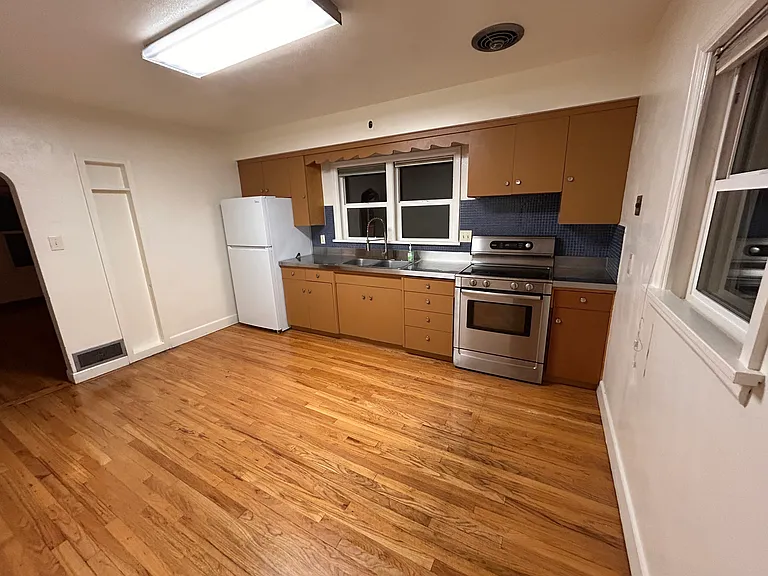 2229 Spruce St — Photo 19
