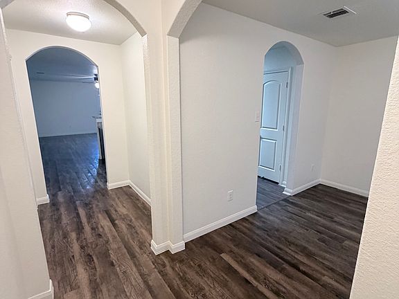 2nd image of 108 Bridges Ln