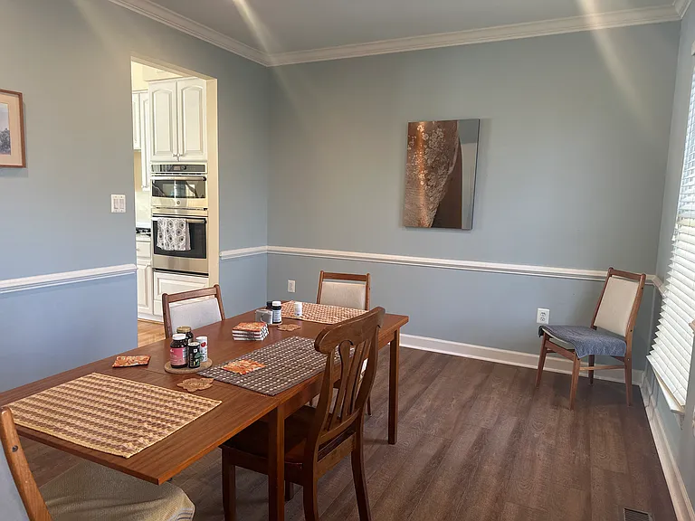 556 Longhorn Cres — Photo 37