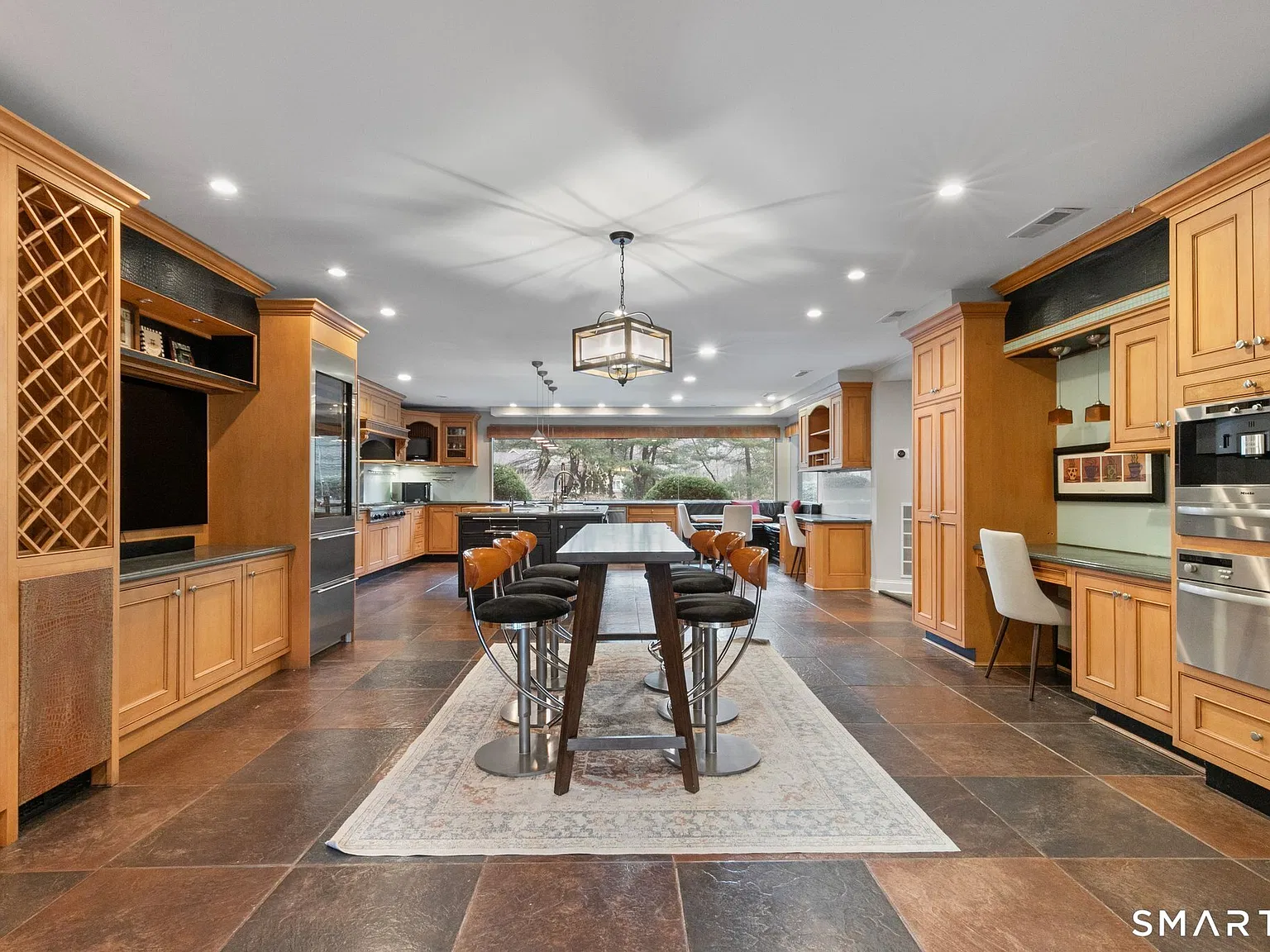 4 bed, 4.0 bath, 3919 sqft, $15,000 — Photo 3