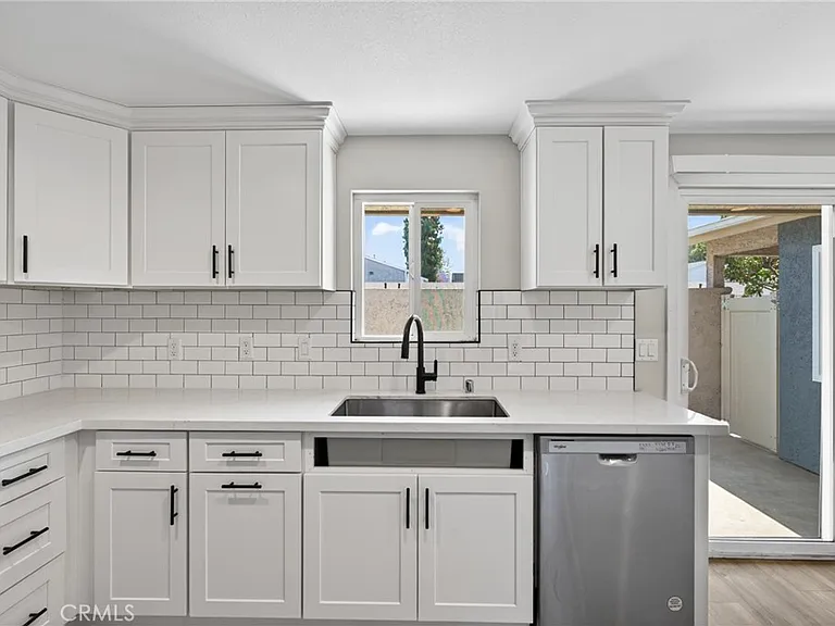 8416 Burnet Ave #7 — Photo 13