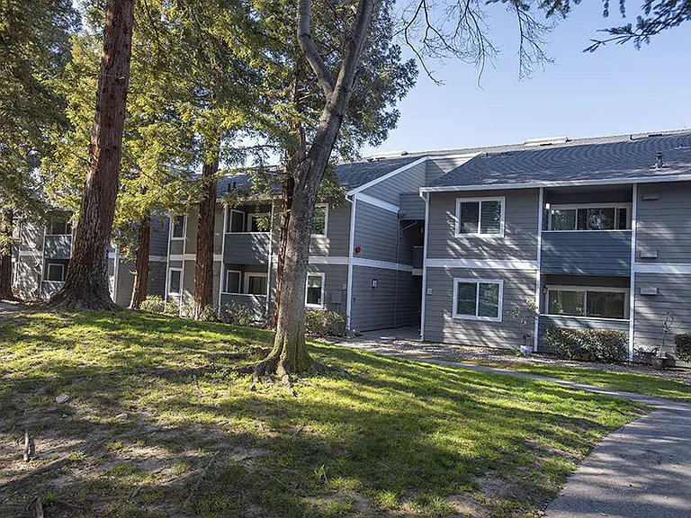 Oak Ridge Apartments — Photo 8