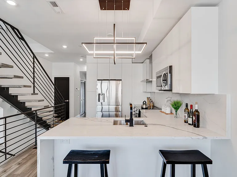 Brand New Luxury Townhouses — Photo 30