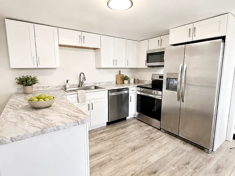 29 Elm St #B — Photo 2