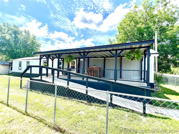 303 N Main St, Whitefield, OK 74472