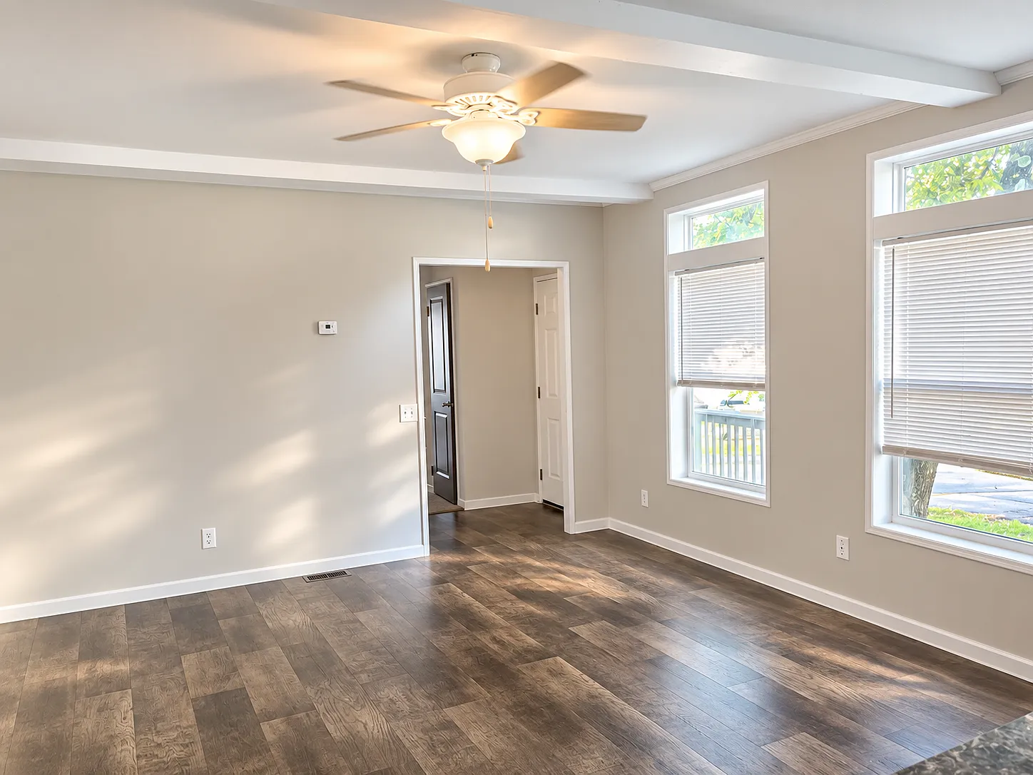3 bed, 1100 sqft, $1,100 — Photo 4