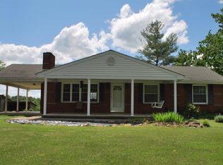 1114 Swanbrooke Dr, Bedford, VA 24523