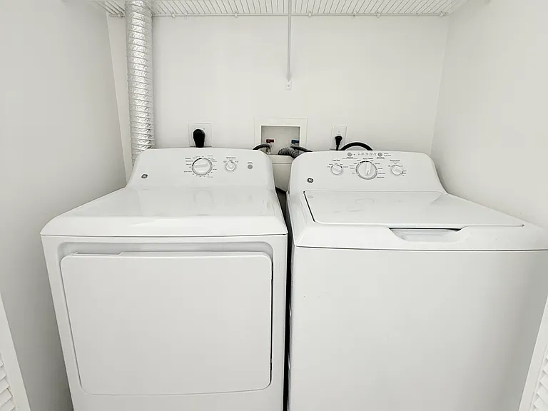 255 Evernia St #1320 — Photo 11