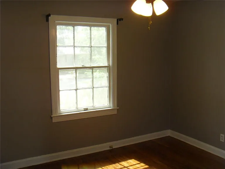 5506 Avenue G — Photo 4