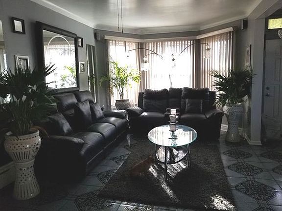 3rd image of 3222 W 64th Pl