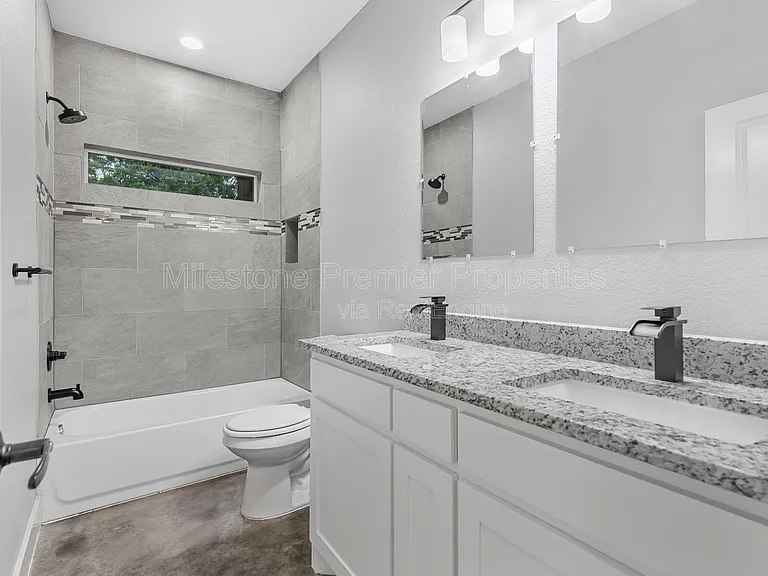 604 W Star St — Photo 15