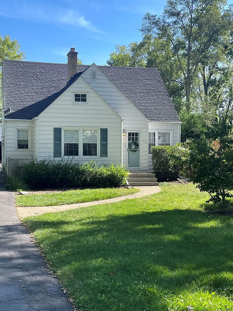 422 Harden St photo 1