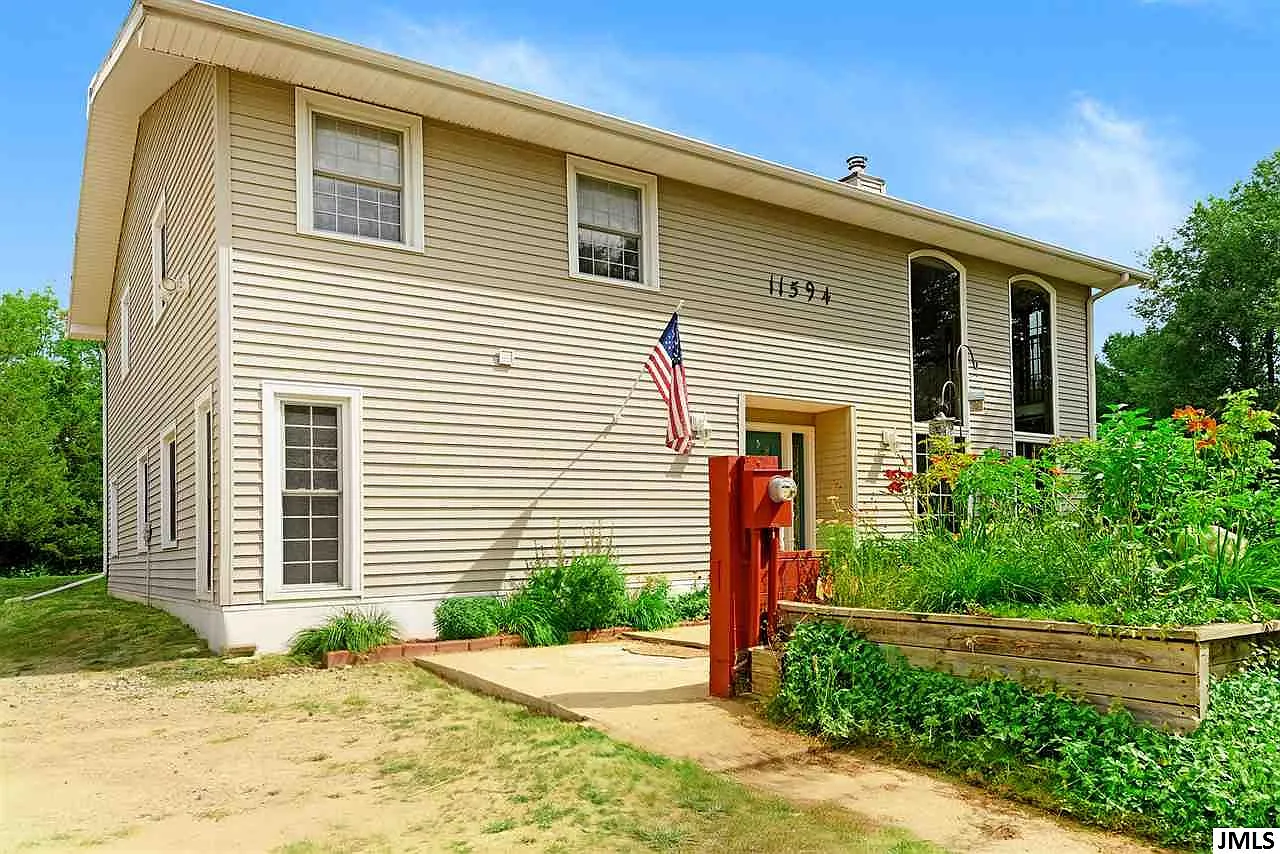 11594 Waterman Rd photo 1