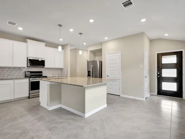 6642 Lahna Oak Dr, Conroe, TX 77304