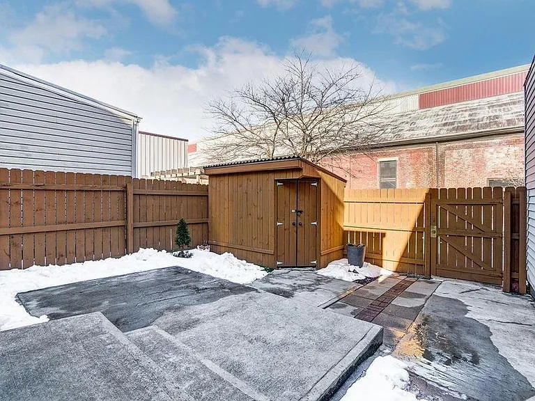 513 Thornton St — Photo 14