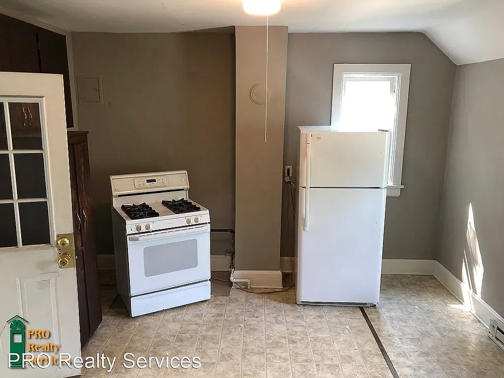 690 Blair Ave — Photo 3