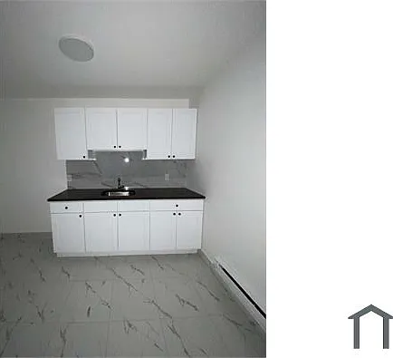 4 bed, $3,500 — Photo 1