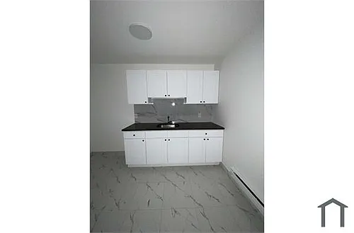 25 Riverview Pl #2R Photo 1