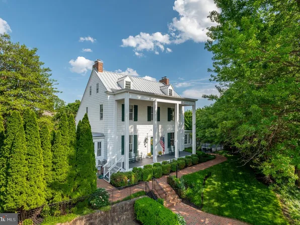 3430 Preservation Dr, Fairfax, VA 22031