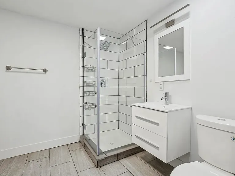 915 S 18th St #1 — Photo 11