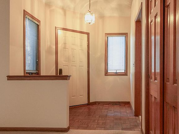3rd image of 3337 Mansion Way