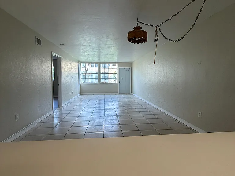 201 Palm Beach Trace Dr — Photo 13