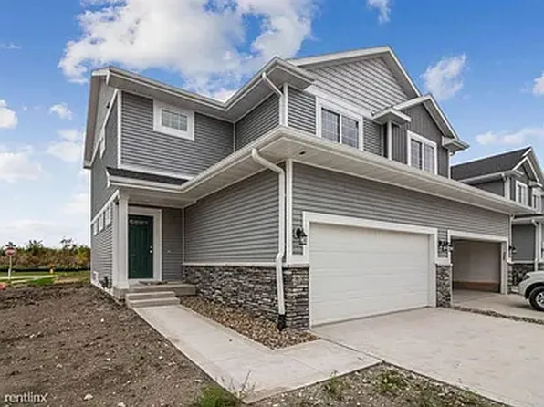 9684 Turnpoint Dr, West Des Moines, IA 50266