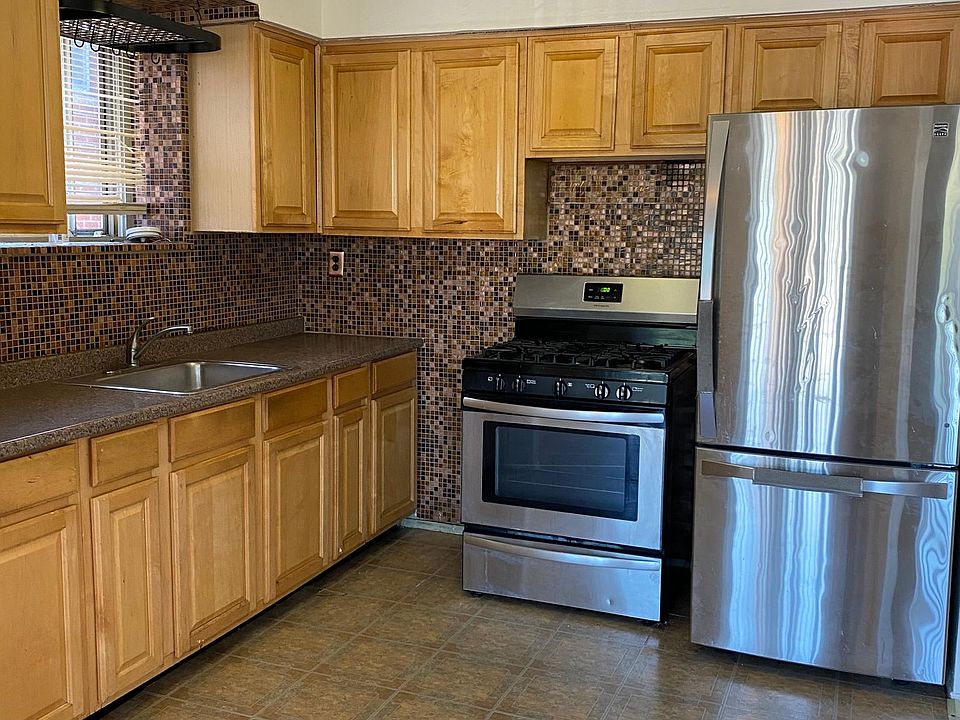 1st image of 2760 Bruckner Blvd