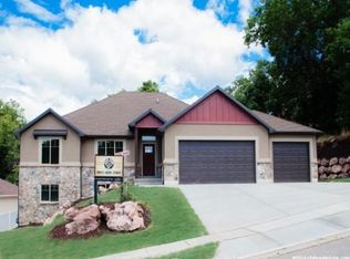 5664 S Fox Chase Dr, South Ogden, UT 84403