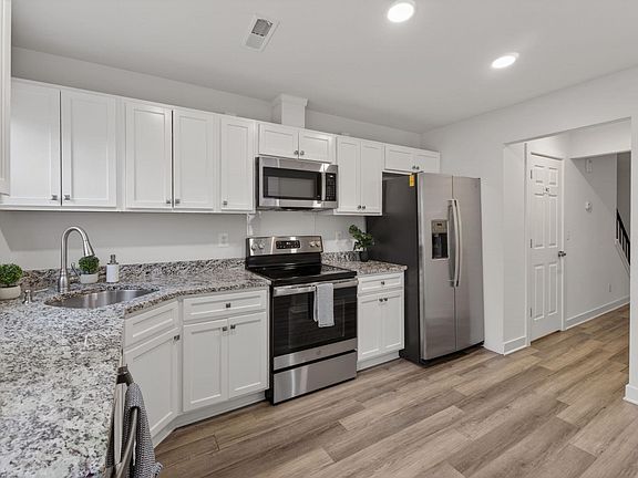 3rd image of 731 Prospect Ave