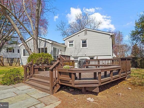 3rd image of 6114 Marilyn Dr