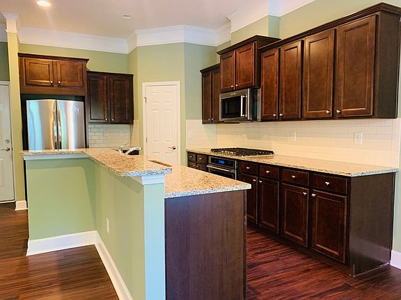 5th image of 2537 Josselyn Ln SE