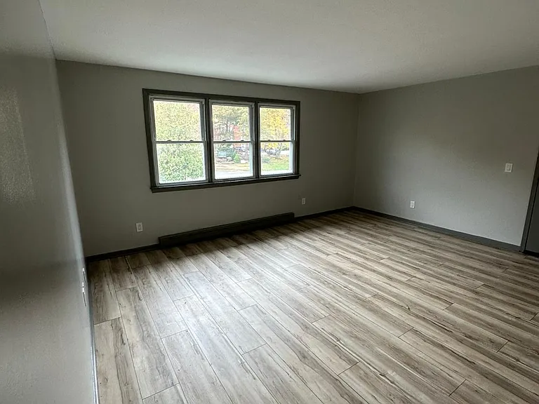 40 Briarwood Ln #16F — Photo 18